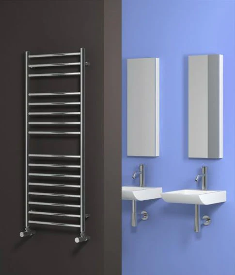 Reina Capo Chrome Flat Ladder Towel Rail – 600mm Wide in Heights 800mm to 1800mm