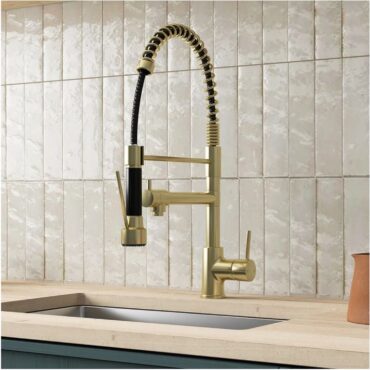 Pull-Out Spray Kitchen Tap | Practical & Stylish