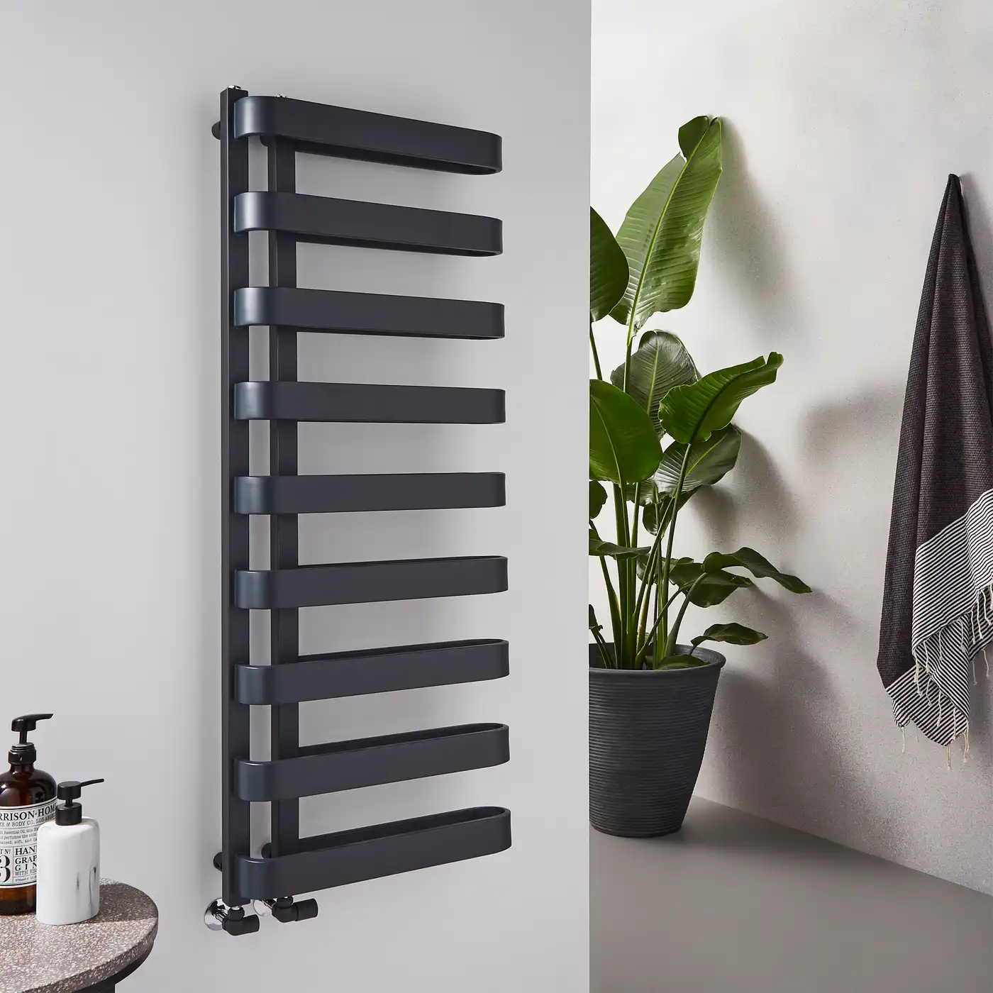 Kartell Texas Straight Heated Towel Rail – Anthracite-850mm & 1300mm Sizes - Image 2