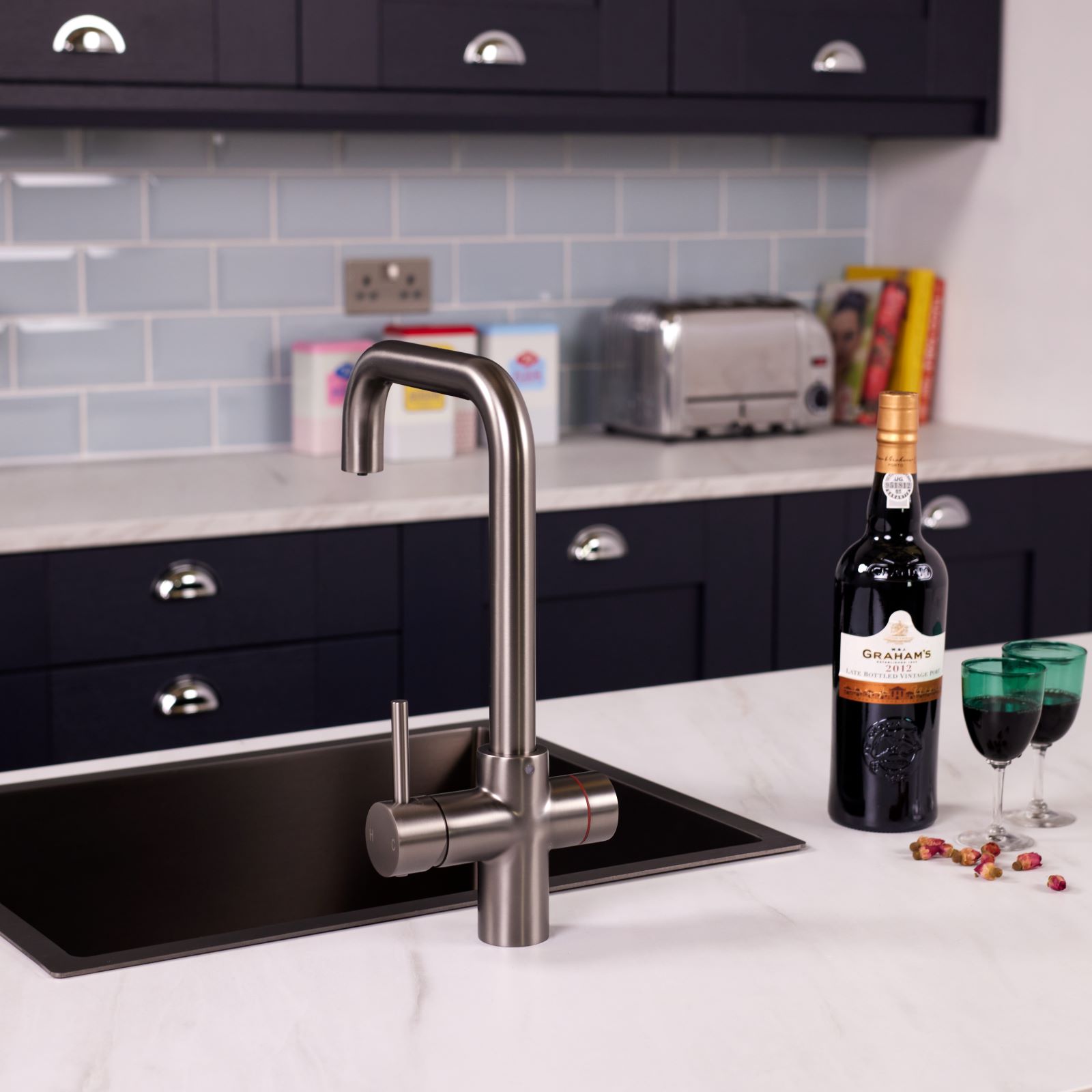 Tempo Gunmetal 3-in-1 Boiling Tap - Fingerprint Security - Image 7