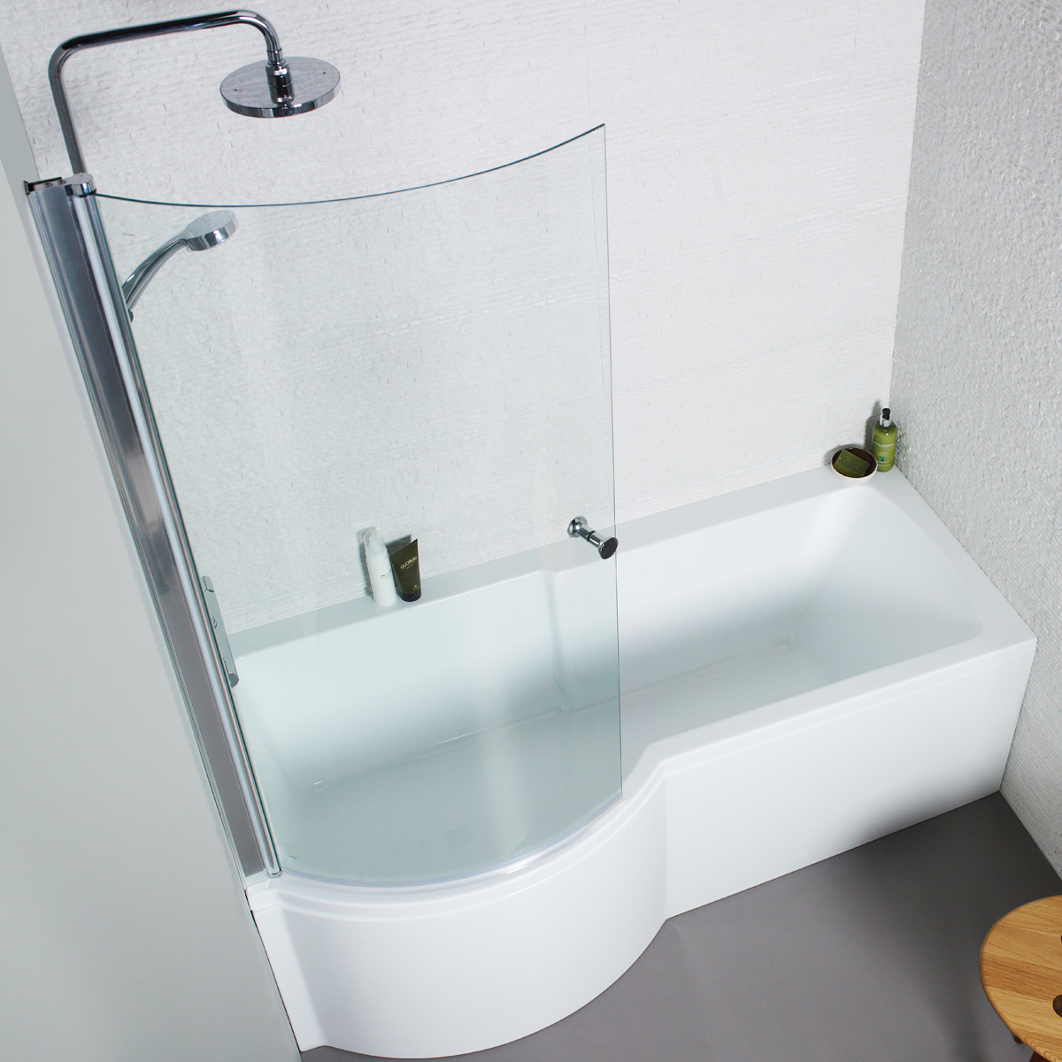 P-shaped 6mm bath screen with chrome finish and toughened safety glass